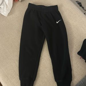 Nike Joggers 6T slim fit
